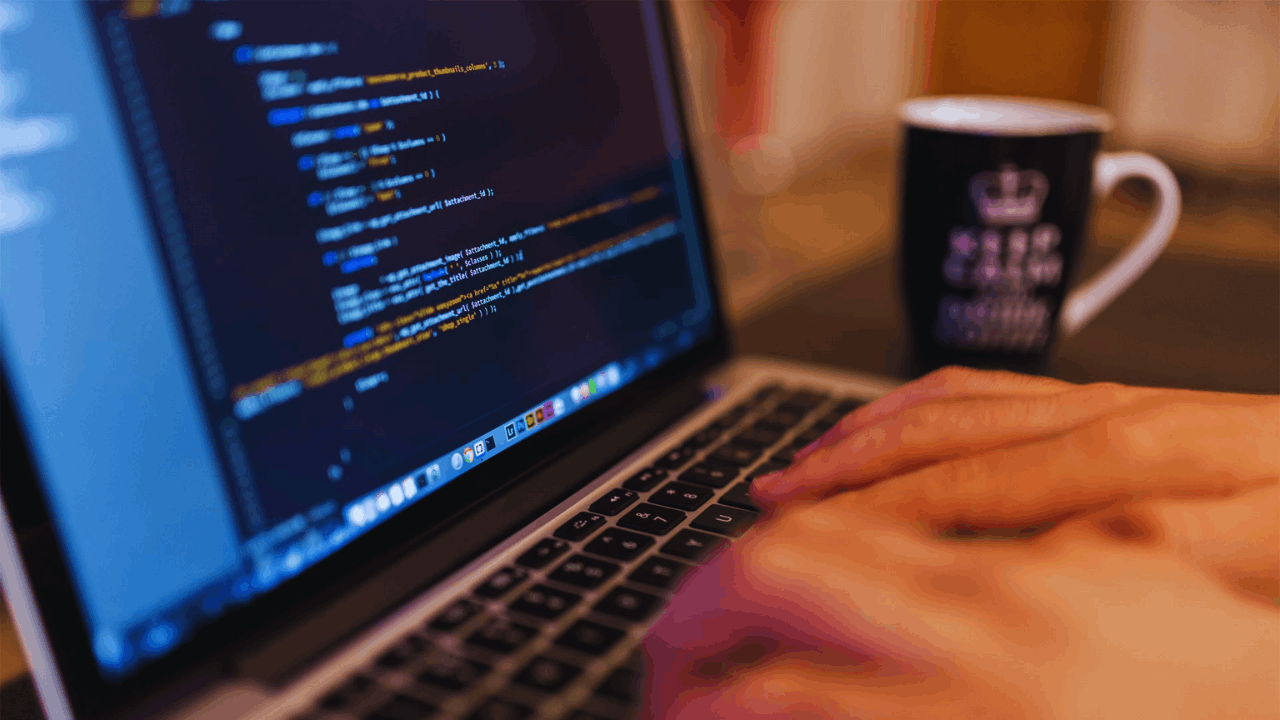 Top Certified Tech Courses You Can Take from Home in France