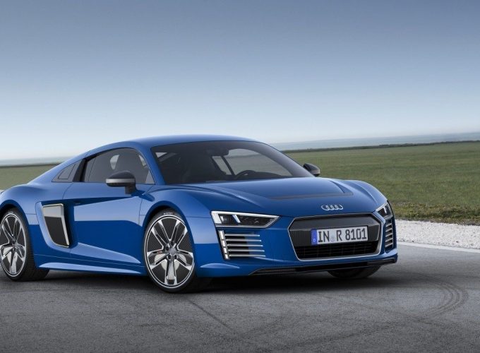 Audi R8 Front UHD Wallpapers