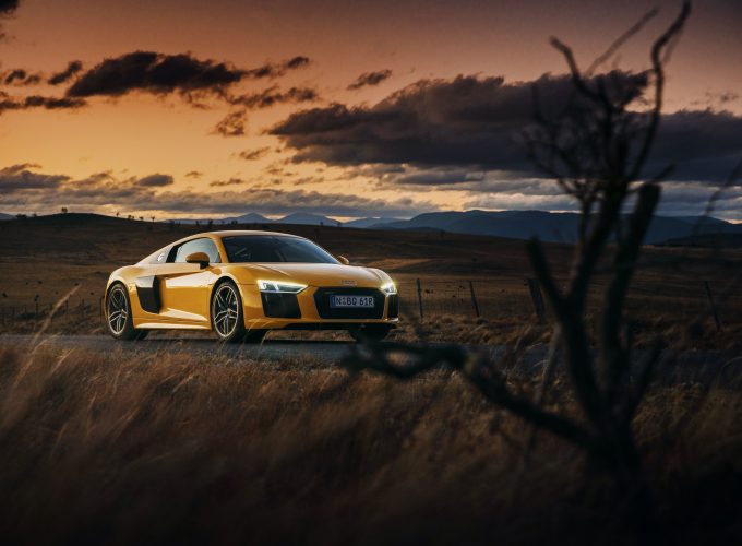 Audi R8 Front iphone Wallpapers