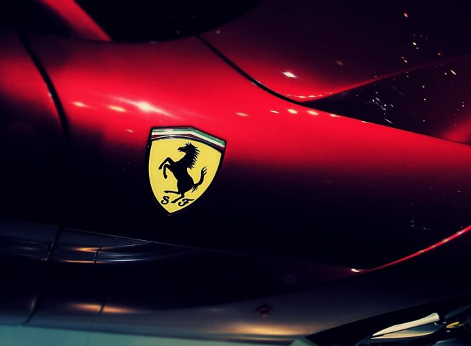 Ferrari iphone Wallpaper
