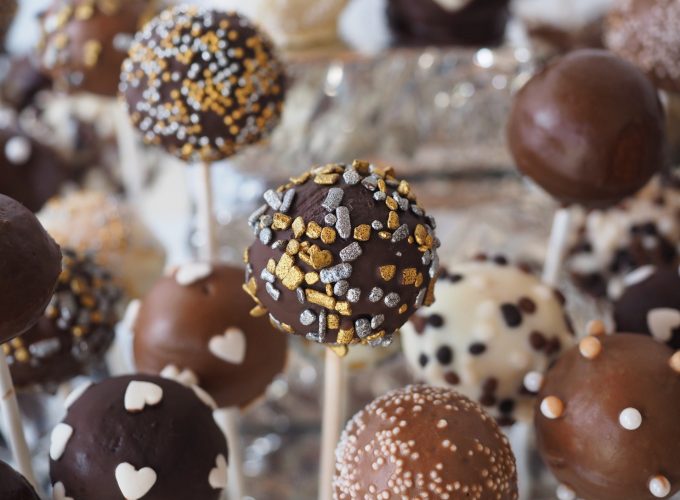 Cake Pops With Chocolate